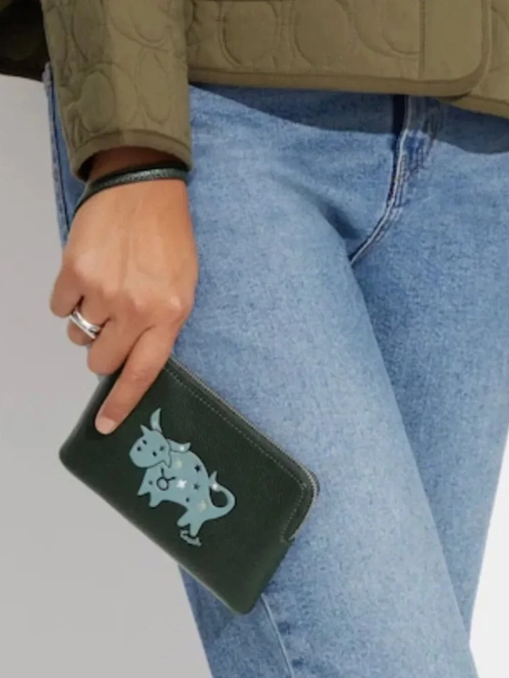 Coach Zodiac Corner Zip Wristlet Card ID Bag Taurus Bull CF536 Zip Amazon Green